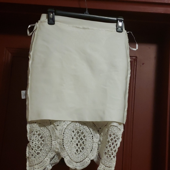 BWCLOSET EMBROIDERY  STRETCH WHITE SHIRT - Picture 8 of 8